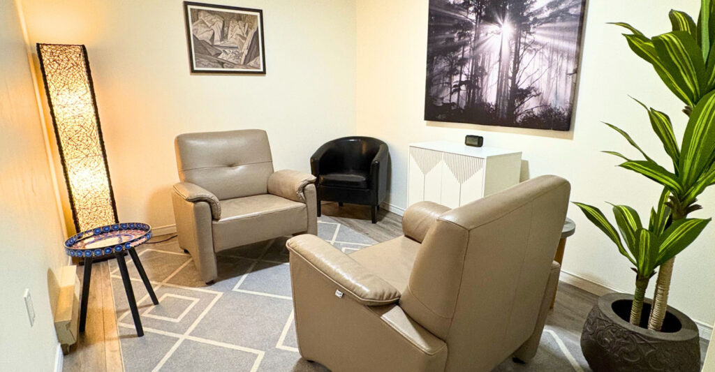 A therapy room of Port Credit Therapy Centre – Psychedelic Therapy Partner Mississauga, Ontario