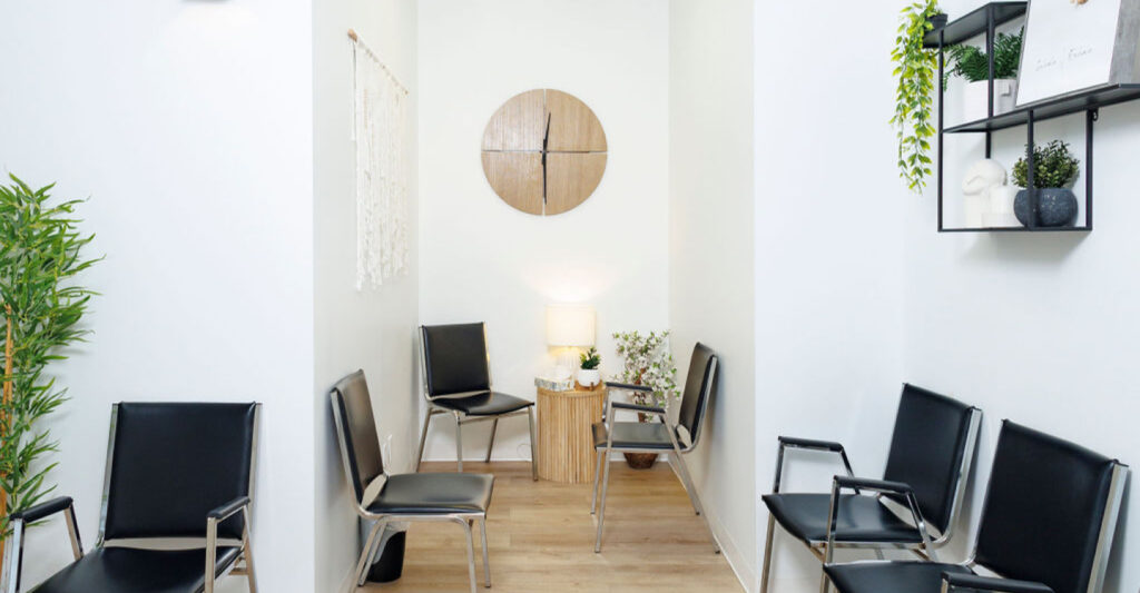 A therapy room of Dr. Virginia South & Associates – Psychedelic Therapy Partner Sarnia