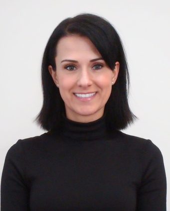 Headshot - Tina Heinricks